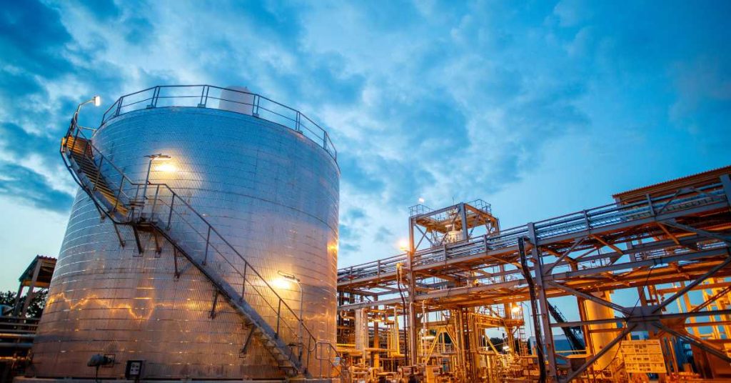 Oil and Gas Processing Tank and Pipes