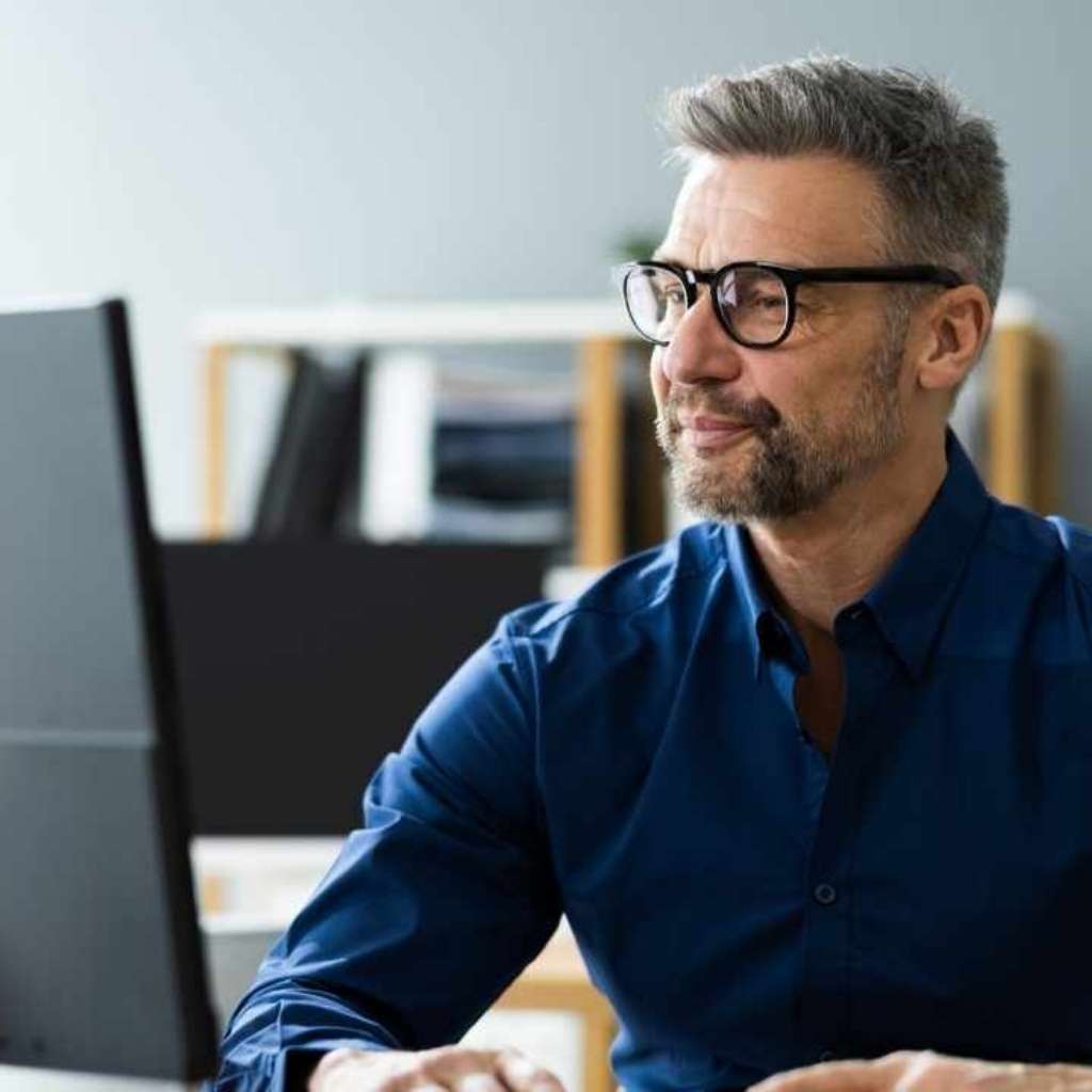 bank employer looking at a computer